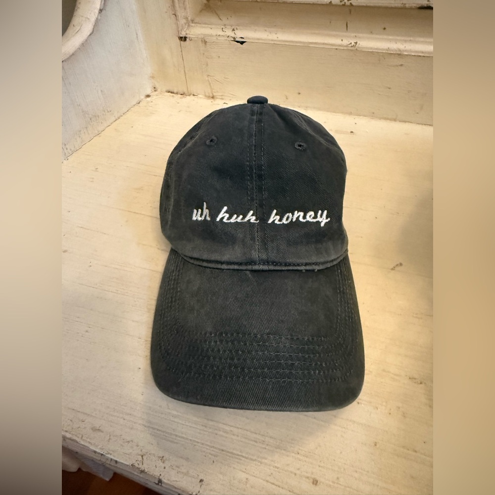 Brandy Melville uh huh honey baseball hat